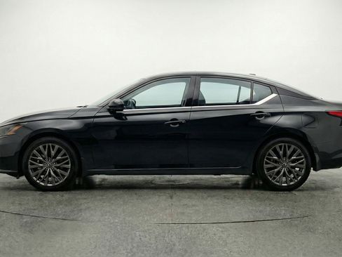 Used 2025 Nissan Altima 2.5 SV FWD image 5