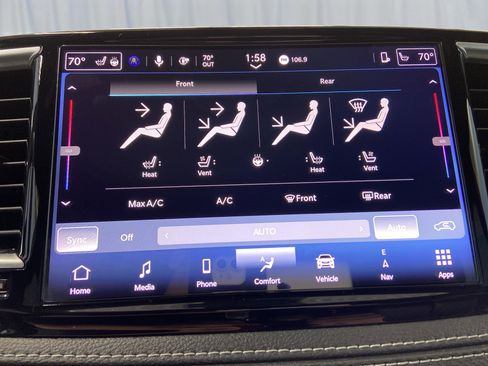 Used 2022 Chrysler Pacifica Limited w/ S Appearance Package image 17