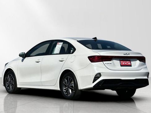 Used 2022 Kia Forte LXS image 4