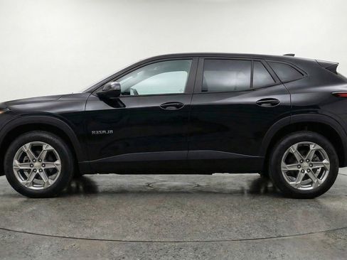 Used 2025 Chevrolet Blazer LT image 5