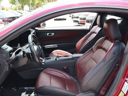 Used 2025 Ford Mustang GT Premium RWD image 29