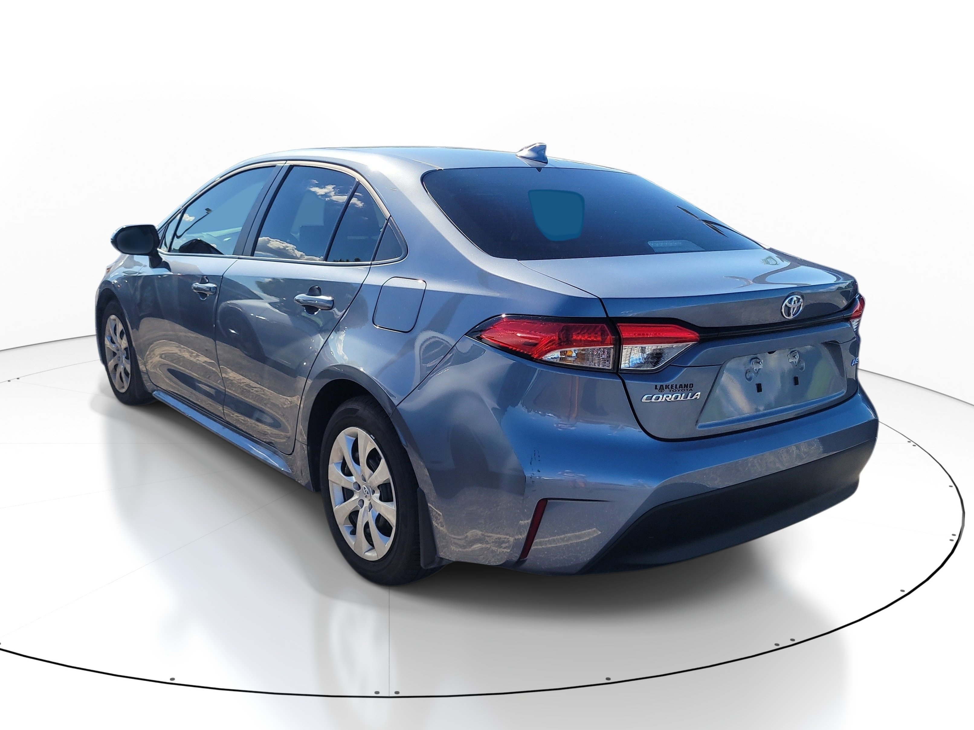 Used 2026 Toyota Corolla LE FWD image 5