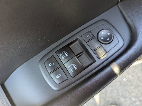 Used 2018 Dodge Challenger SXT Plus image 10