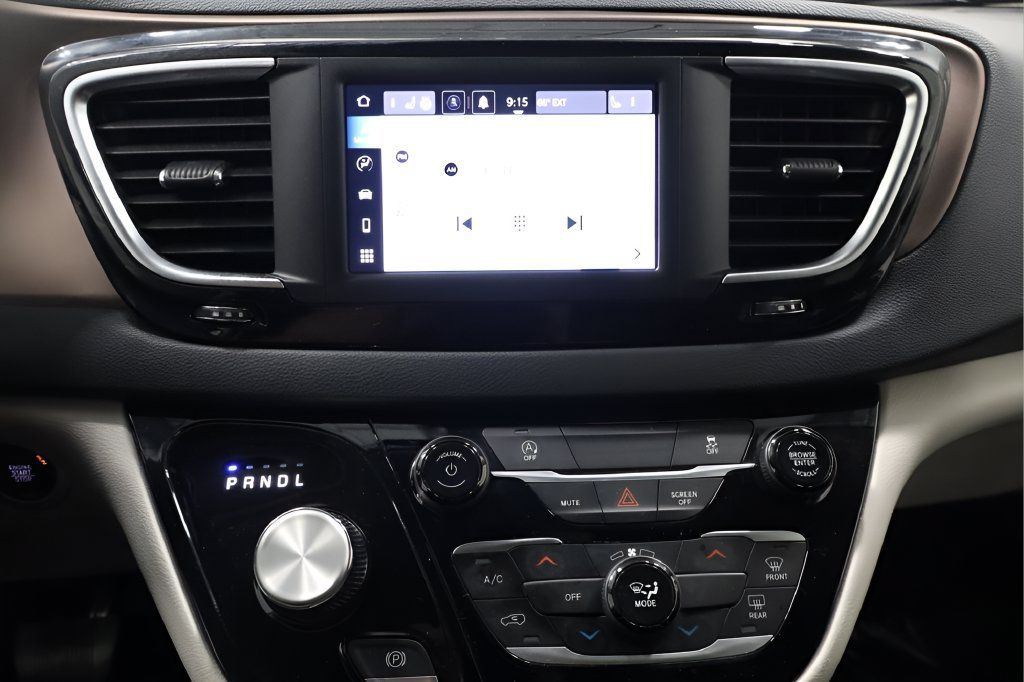 Certified 2023 Chrysler Voyager LX FWD image 23