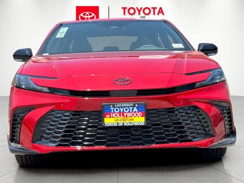 New 2026 Toyota Camry Hybrid FWD image 8