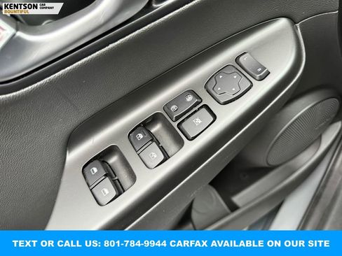 Used 2022 Hyundai Kona Limited image 21