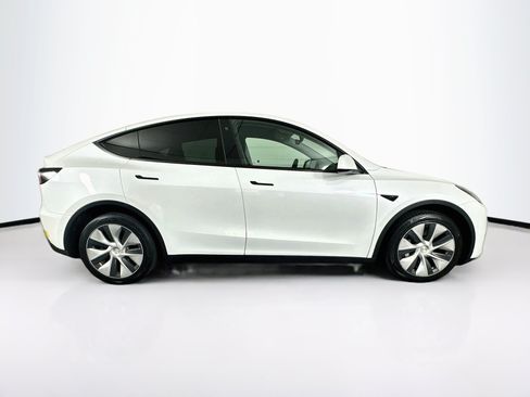 Used 2022 Tesla Model Y Long Range AWD/4WD image 10