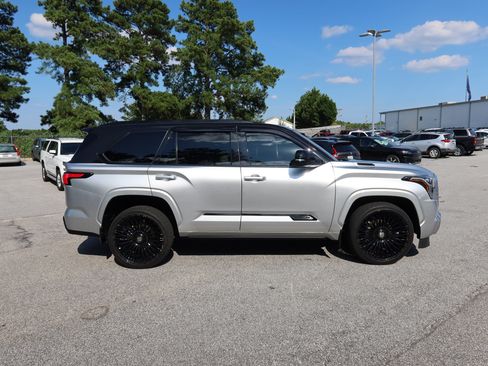 Used 2025 Toyota Sequoia Capstone AWD/4WD image 4