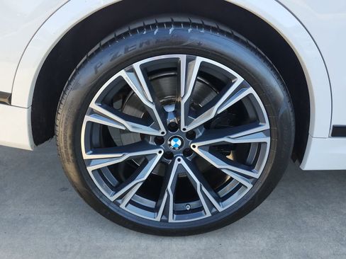 Used 2022 BMW X7 M50i AWD/4WD image 9