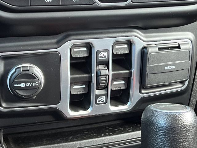 Used 2023 Jeep Gladiator Sport AWD/4WD image 32