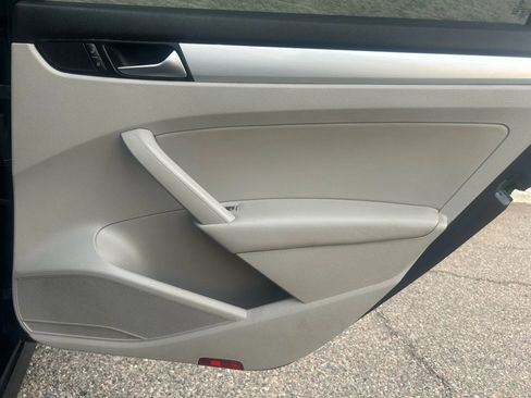 Used 2013 Volkswagen Passat TDI SE image 16