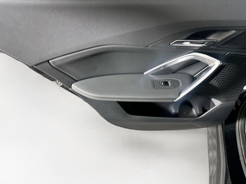 Used 2025 BMW X2 xDrive28i image 24