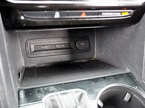 Used 2023 Volkswagen Atlas SEL Premium AWD/4WD image 32