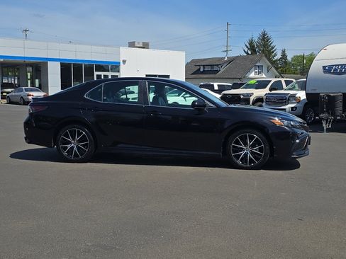 Certified 2021 Toyota Camry SE FWD image 7