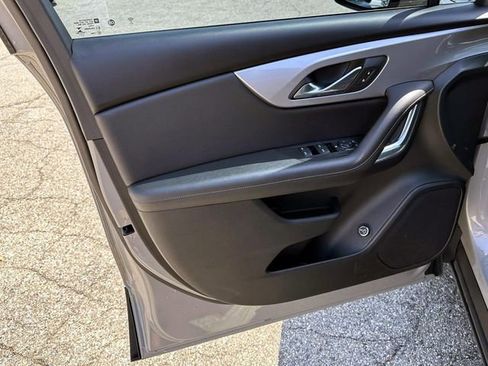 Used 2021 Chevrolet Blazer LT FWD image 15