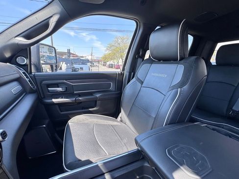 Used 2025 RAM 3500 Limited AWD/4WD image 15