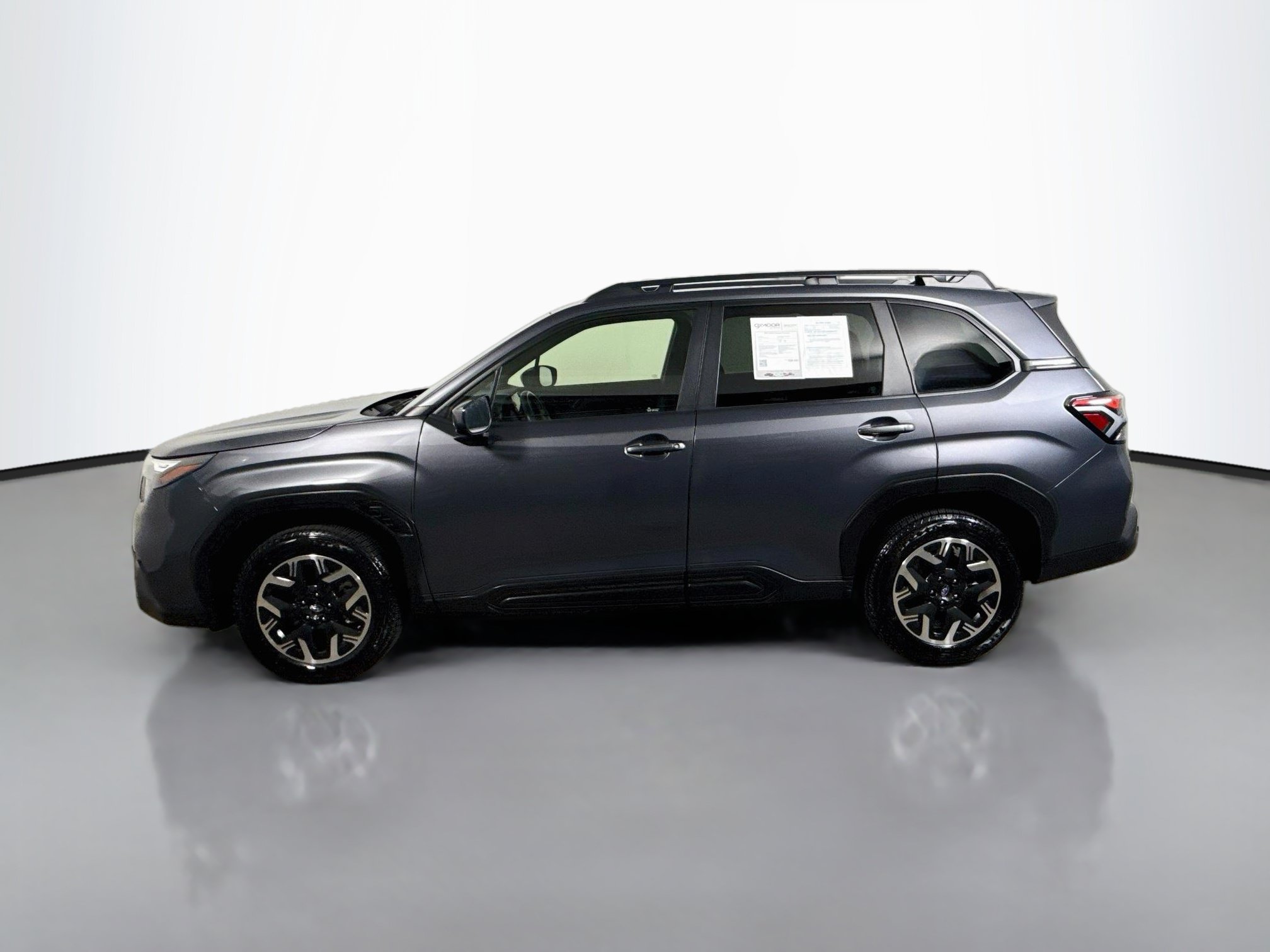 Used 2025 Subaru Forester Premium w/ Convenience Package #1 AWD/4WD image 4