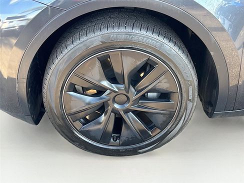 Used 2025 Tesla Model Y Long Range RWD image 31