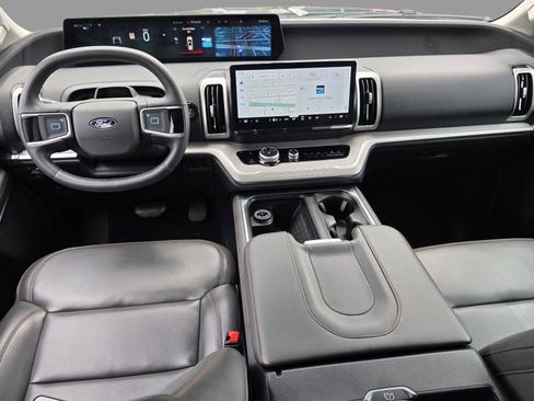 Used 2025 Ford Expedition Max Active AWD/4WD image 9
