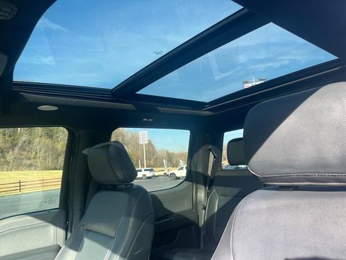 Used 2022 Ford F150 Lariat w/ Equipment Group 502A High image 8