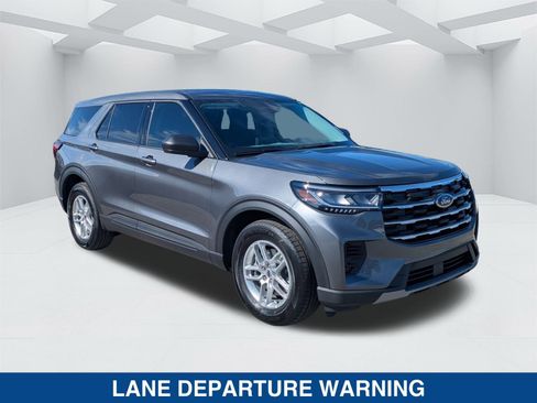 New 2026 Ford Explorer Active image 2