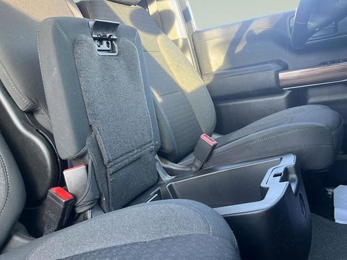 Used 2022 Chevrolet Silverado 1500 LT AWD/4WD image 33