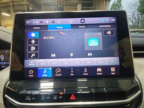 Used 2023 Jeep Compass Limited w/ Elite Group AWD/4WD image 17