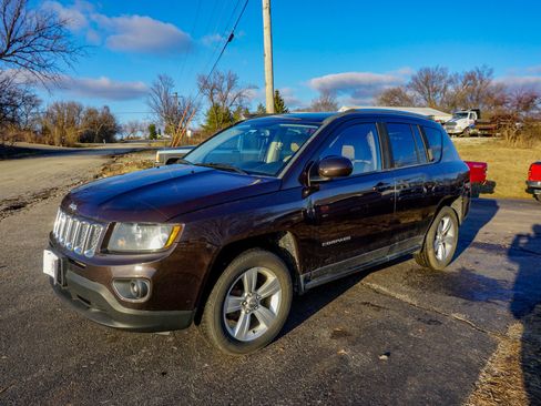 Used 2014 Jeep Compass Latitude image 7