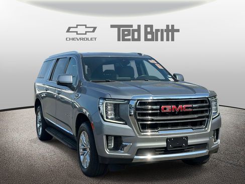Certified 2023 GMC Yukon XL SLT w/ SLT Premium Package AWD/4WD image 3