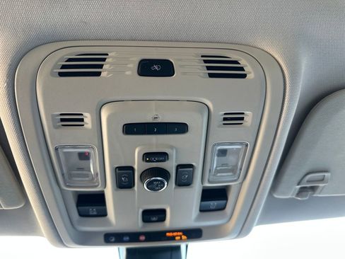 Used 2021 GMC Yukon Denali w/ Denali Premium Package image 27