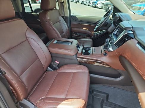 Used 2019 Chevrolet Tahoe Premier AWD/4WD image 12