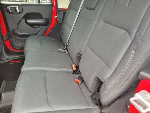 Used 2018 Jeep Wrangler Unlimited Sport S AWD/4WD image 13