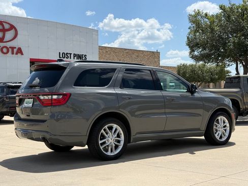 Used 2024 Dodge Durango GT RWD image 4