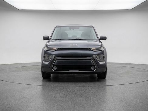 Used 2025 Kia Soul LX w/ LX Technology Package image 2