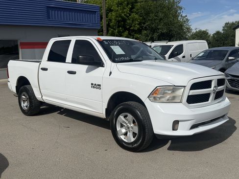 Used 2018 RAM 1500 Express AWD/4WD image 2
