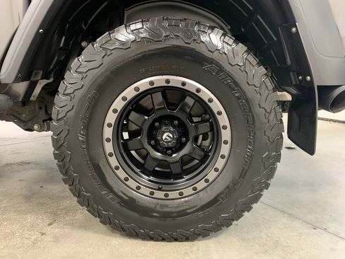 Used 2022 Jeep Gladiator Rubicon w/ LED Lighting Group AWD/4WD image 22