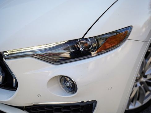 Used 2022 Maserati Levante GT image 3