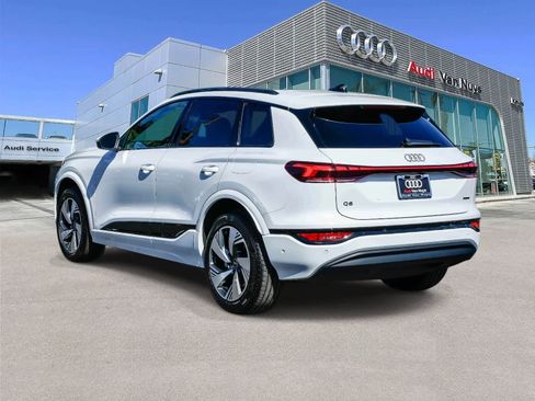 Used 2025 Audi Q6 e-tron Premium Plus w/ Premium Plus AWD/4WD image 2