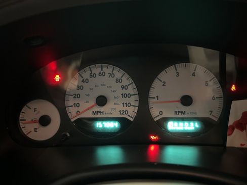 Used 2005 Dodge Grand Caravan SXT w/ Leather Interior Group image 9