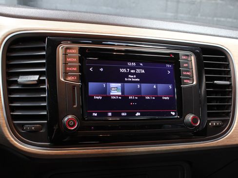 Used 2018 Volkswagen Beetle 2.0T S image 50