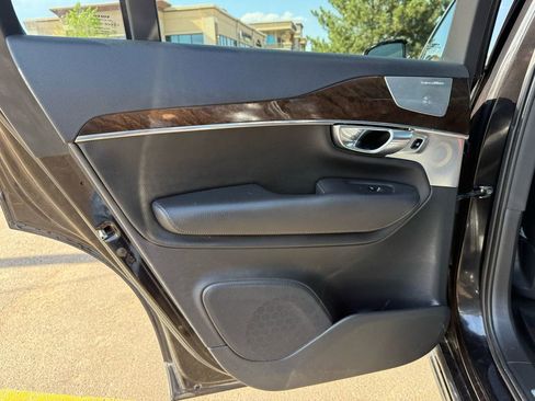 Used 2016 Volvo XC90 T6 Momentum w/ Momentum Plus Package AWD/4WD image 16