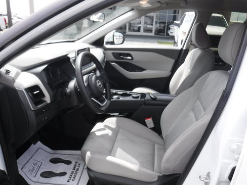 Used 2024 Nissan Rogue SV AWD/4WD image 14