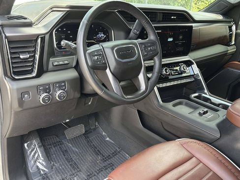 Used 2025 GMC Sierra 2500 Denali Ultimate AWD/4WD image 10