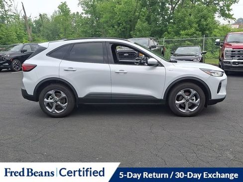 Certified 2025 Ford Escape ST-Line Select AWD/4WD image 13