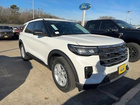 New 2026 Ford Explorer Active w/ Active Comfort Package image 4