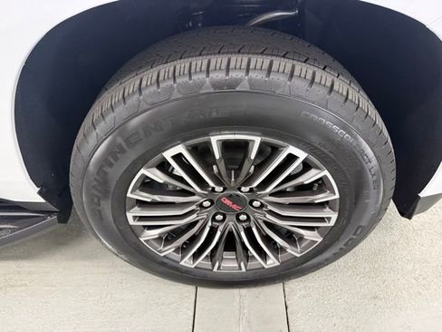 New 2026 GMC Yukon Elevation image 4