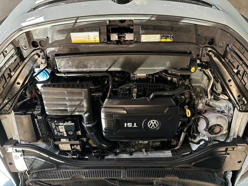 Used 2025 Volkswagen Jetta GLI Autobahn FWD image 24
