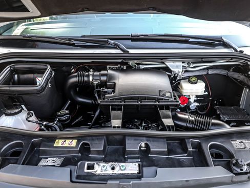 Used 2020 Mercedes-Benz Sprinter 2500 image 12