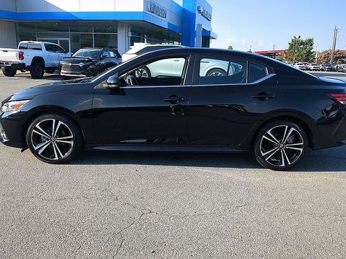 Used 2023 Nissan Sentra SR w/ Electronics Package FWD image 4