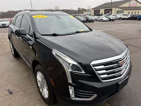 Used 2019 Cadillac XT5 AWD image 3